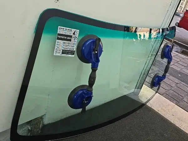 شیشه جلو تویوتا هایلوکس 2001