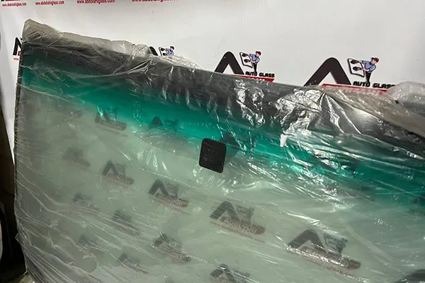 شیشه جلو هایلوکس2