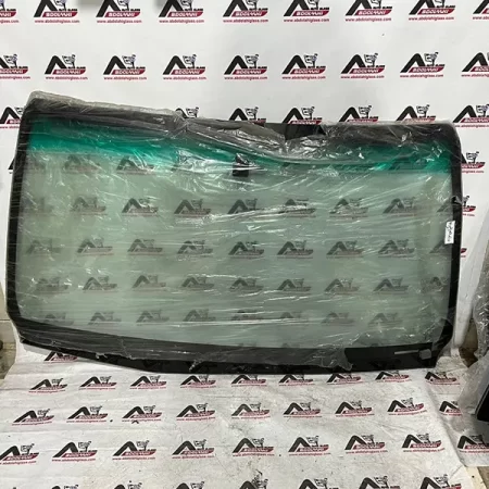 نصب شیشه جلو هایلوکس