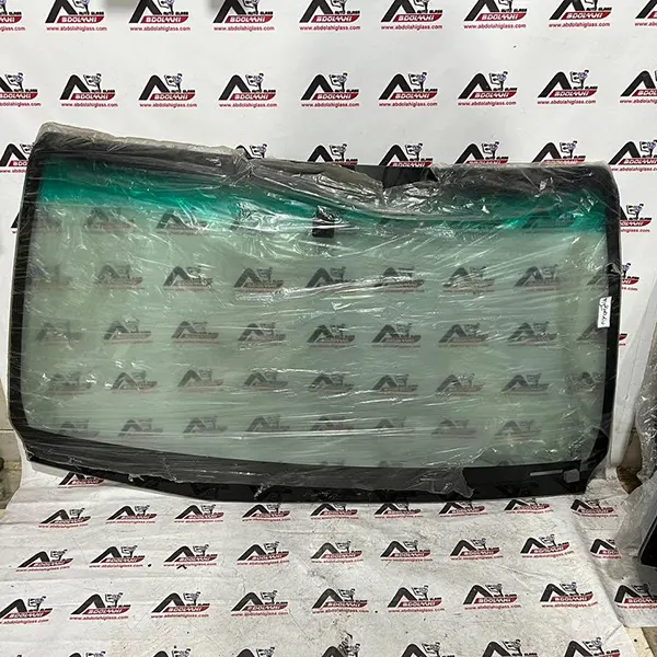 نصب شیشه جلو هایلوکس